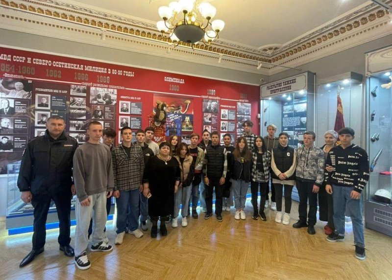 В Северной Осетии полицейские организовали учащимся Михайловского спецучилища экскурсию в Музей органов внутренних дел